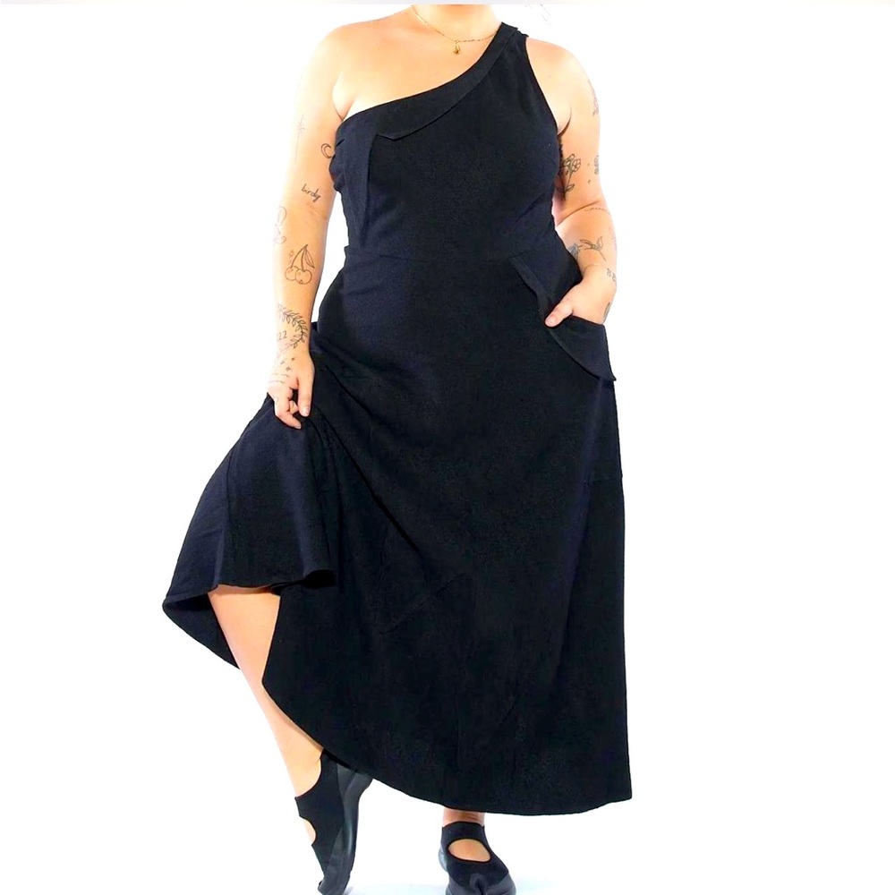Fashion Brand Company Step Sister Attack Gown - Picture 2 of 4